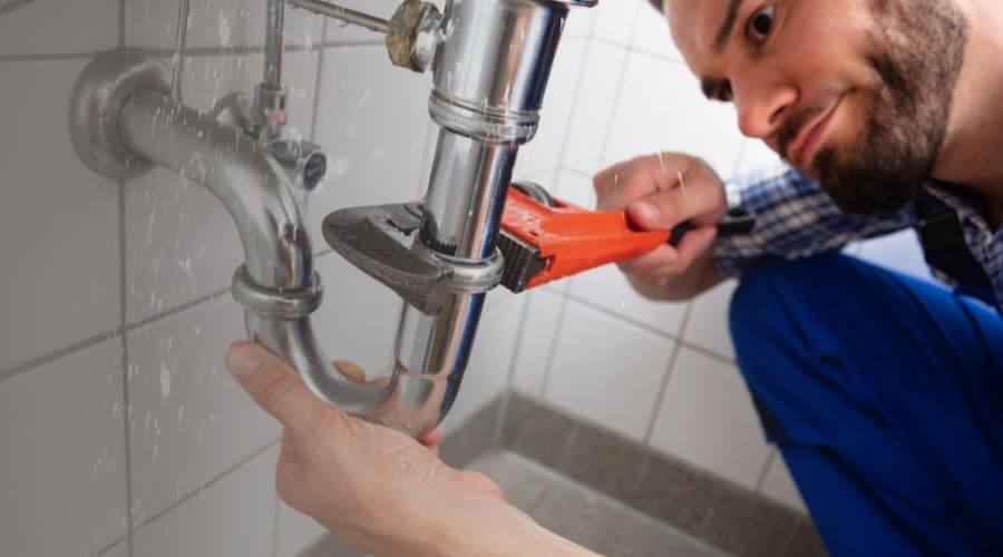 Professional water heater repair in Cat Spring, TX